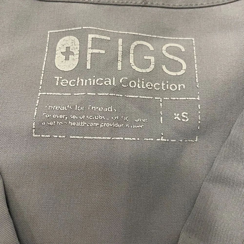 Figs Technical Collection Men’s Scrub Top - Picture 4 of 5